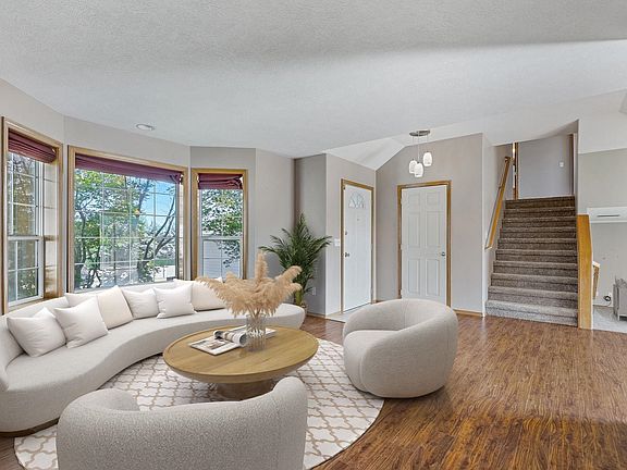 2nd image of 409 S Sonora Ln