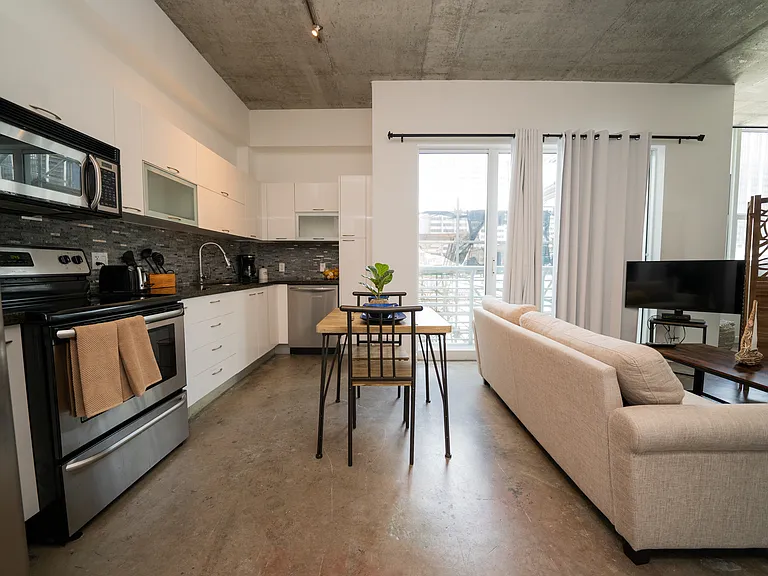 133 NE 2nd Ave #810 — Photo 4