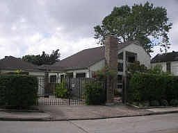 1st image of 1831 Plumbwood Way