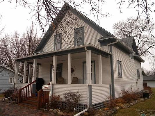 1st image of 909 N Josephine Ave