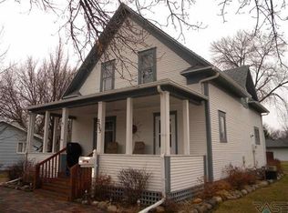 909 N Josephine Ave, Madison, SD 57042