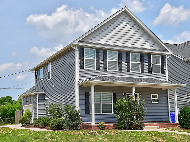 Welcome to 1500 Kingston Ave, Norfolk in the Ocean View neighborhood.
