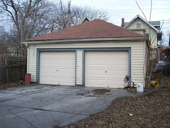 3rd image of 3411 S Benton Ave