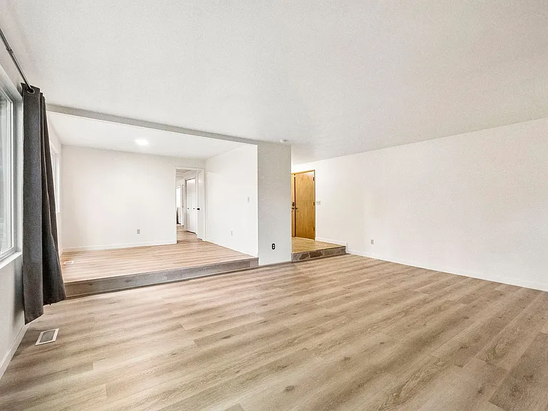 8615 236th St SW — Photo 4