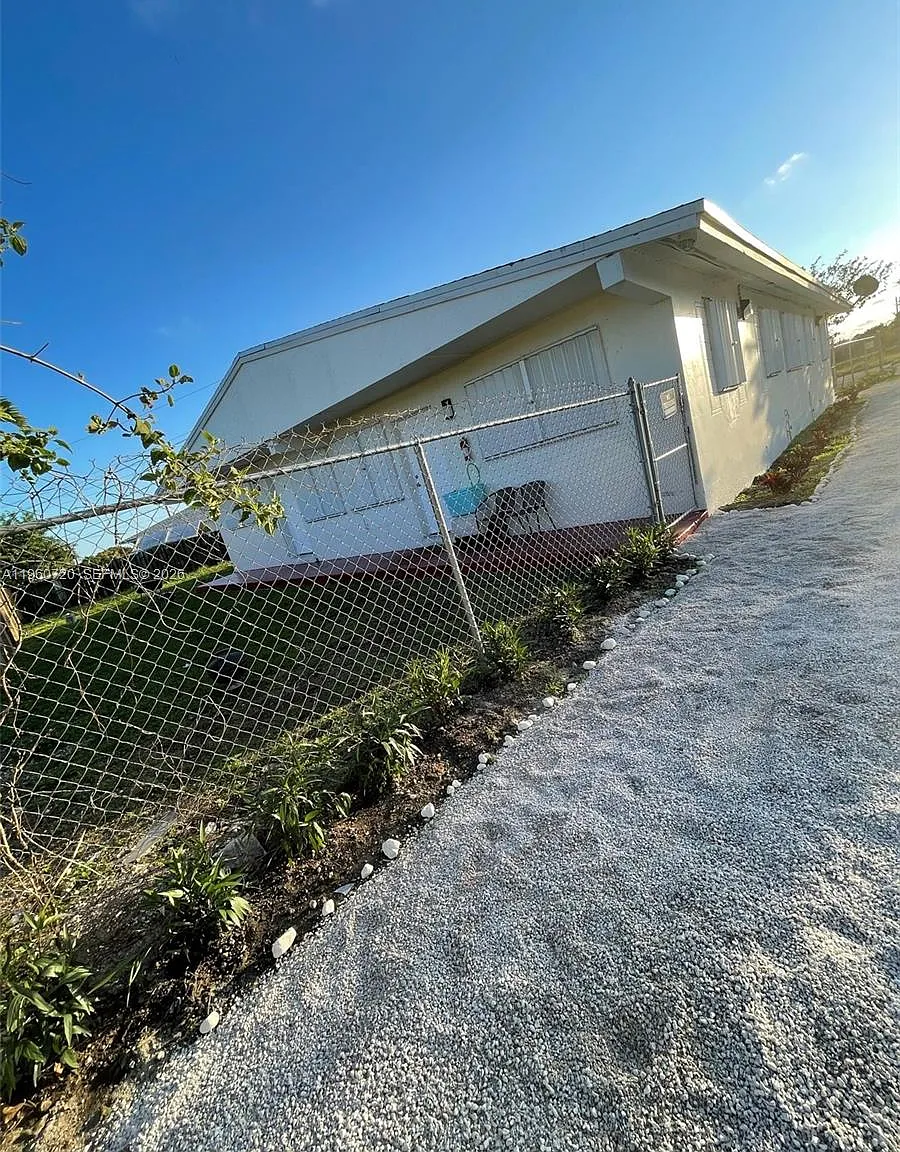 Bunchville — Photo 1