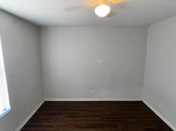 830 W Hutchins Pl APT 6, San Antonio, TX 78221