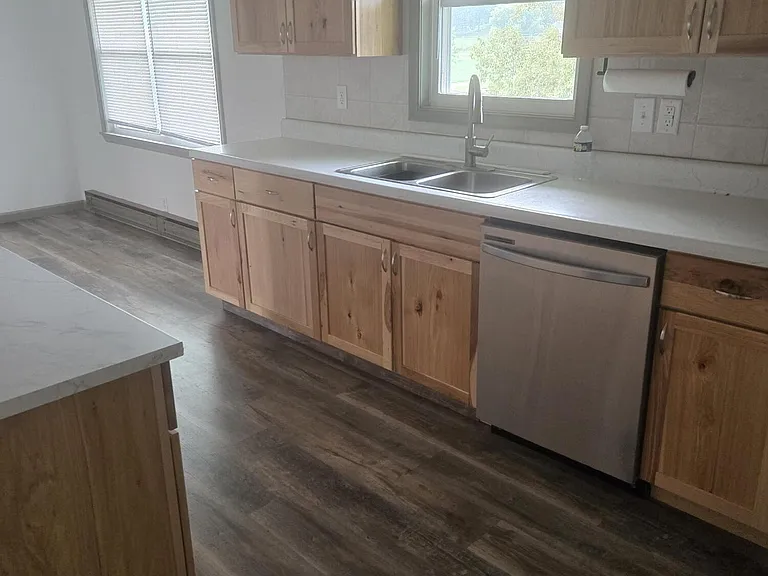 11565 Old Turnpike Rd — Photo 2