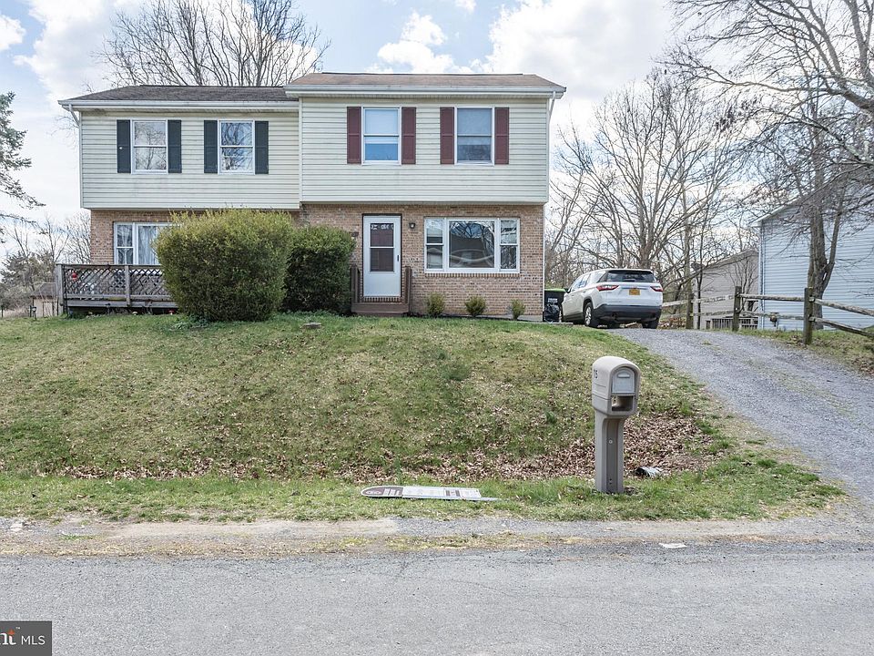 1st image of 115 Woodridge Ct