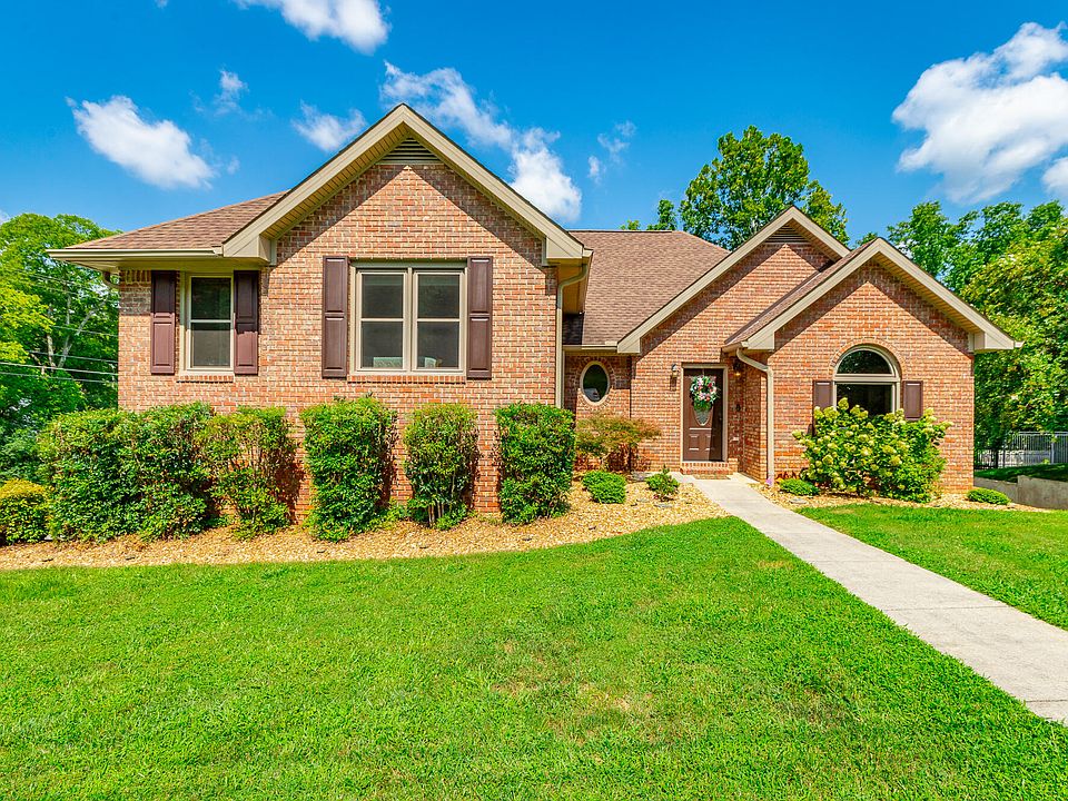 1st image of 6503 Fox Den Ln
