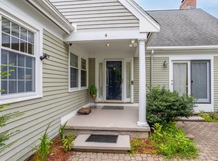 4 Shire Ln UNIT 4, Bedford, MA 01730