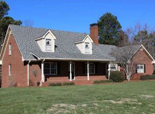 6040 Shadburn Ferry Rd, Buford, GA 30518