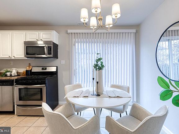 3rd image of 11501 Laurelwalk Dr