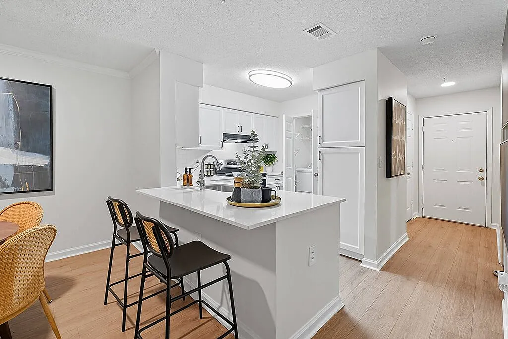 Chroma Park Apartments — Photo 4