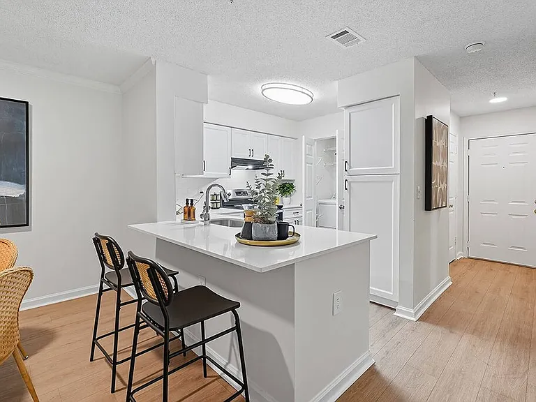 Chroma Park Apartments — Photo 4