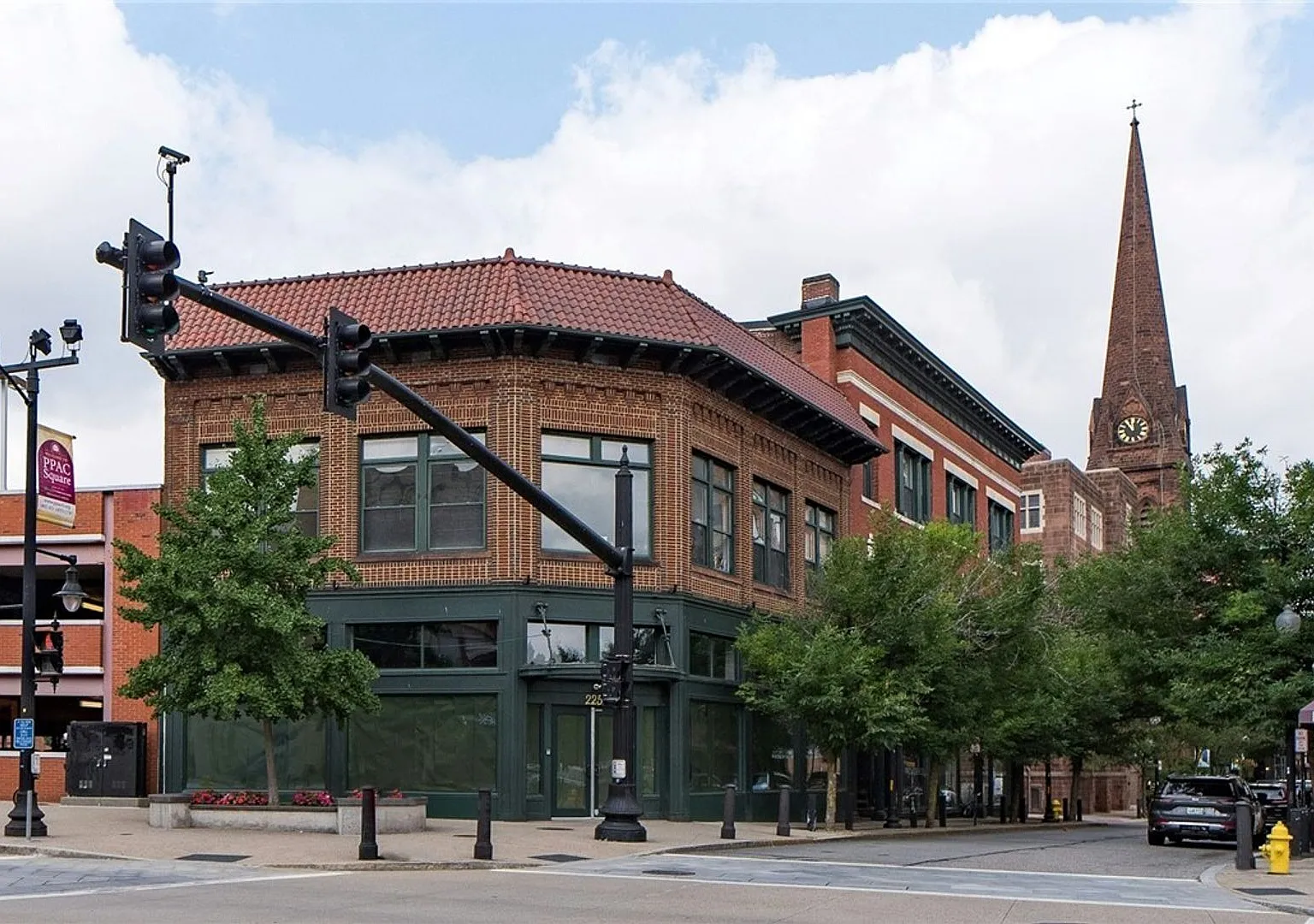 Providence/Downcity Beautiful Updated Condo at The Weybosset Condominiums at PPAC Square - $1,825 — Photo 2