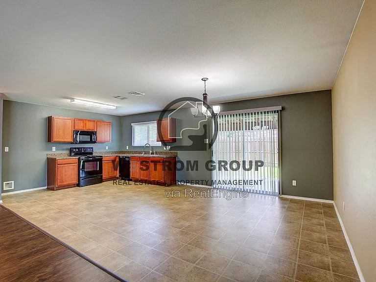 7000 Sylvan Meadows Dr — Photo 17