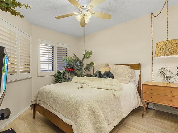 4th image of 7406 Lake Breeze Dr APT 516