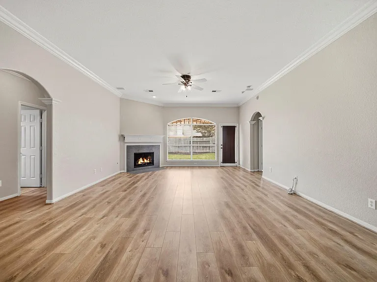 3907 Plum Hill Ln — Photo 13