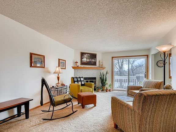 4th image of 2650 Lake Court Dr #42