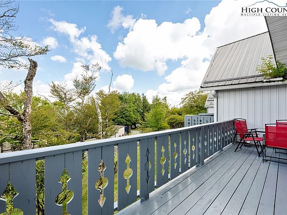 4th image of 105 N Pinnacle Ridge Road #6