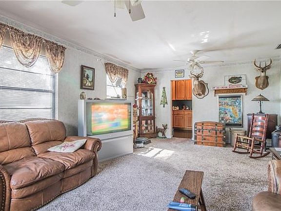 5th image of 2555 Oak Dr