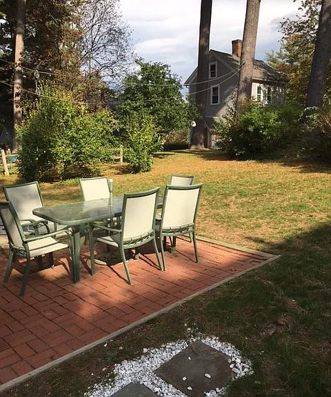 10 Woods Ln — Photo 2
