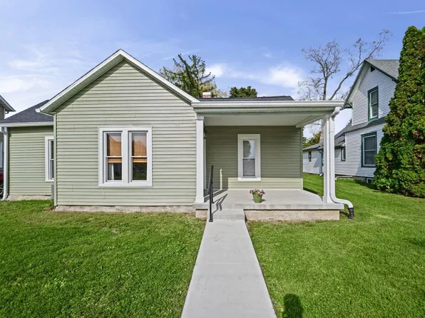 402 E 3rd St, Brookston, IN 47923
