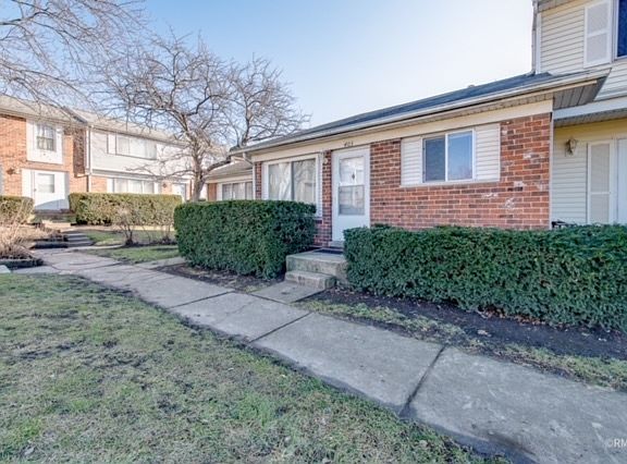 2nd image of 403 Salem Sq #403