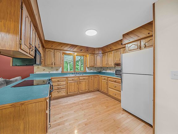 4th image of 6586 Betsie River Rd