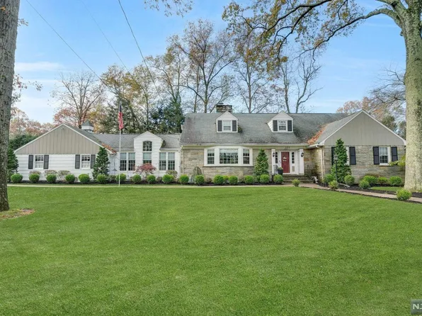 397 N Central Ave, Ramsey, NJ 07446