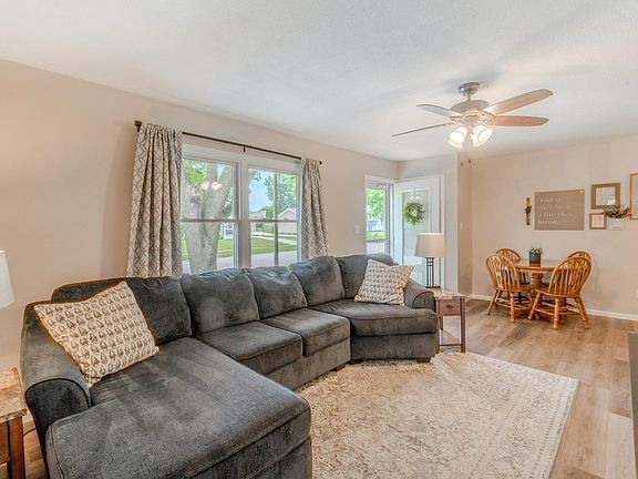 5th image of 1120 Calumett Dr