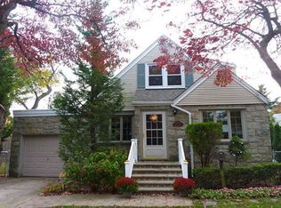 650 Tulip Ave, Floral Park, NY 11001