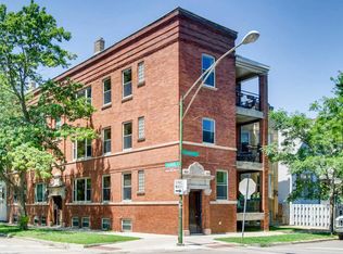 2206 W School St APT 3E, Chicago, IL 60618