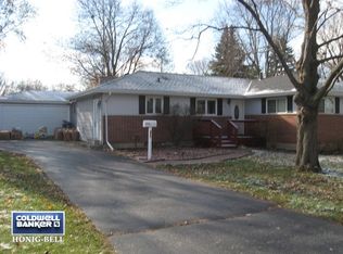 421 Ridge St, Algonquin, IL 60102