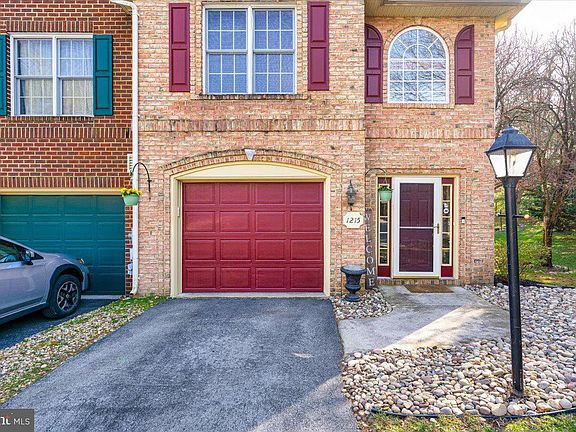 4th image of 1215 Lindsay Ln