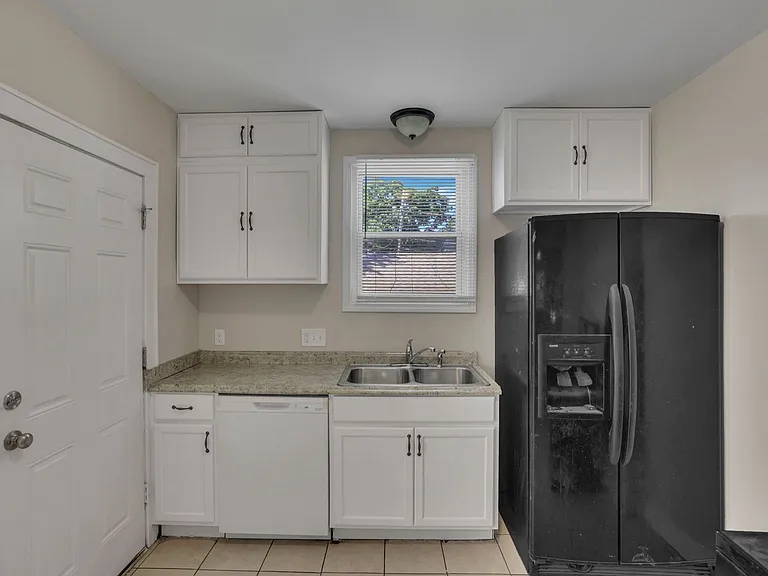 43-45 N Chase Ave — Photo 16