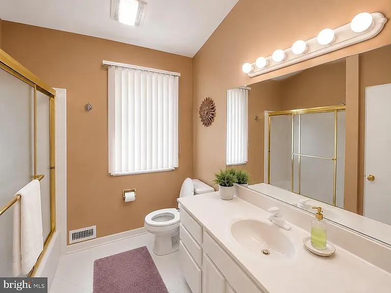 970 Lake Heritage Dr — Photo 17