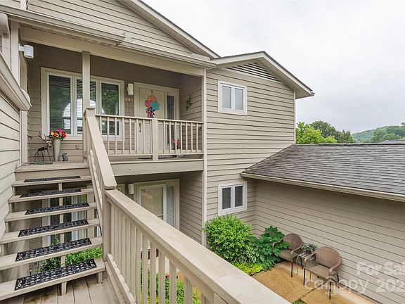 2nd image of 282 Skylark Ln
