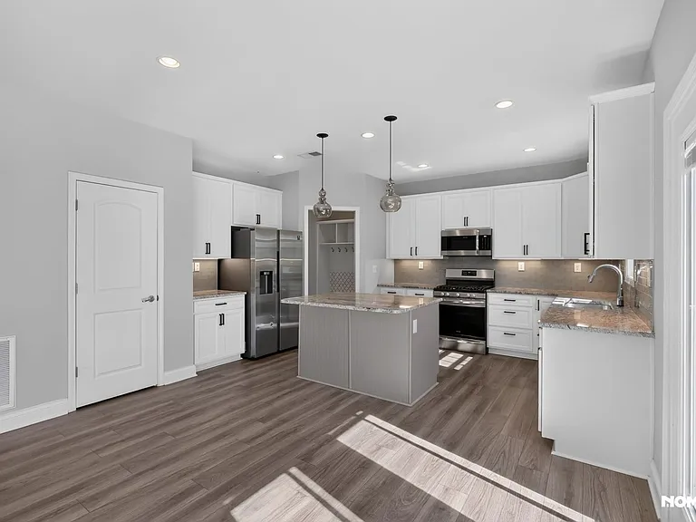 105 Irondale Ct — Photo 11