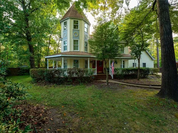 302 Honey Locust Way, Chesapeake, VA 23320