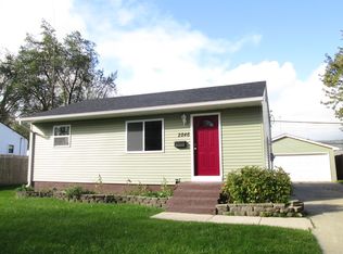 2846 N Pine St, Waukegan, IL 60087
