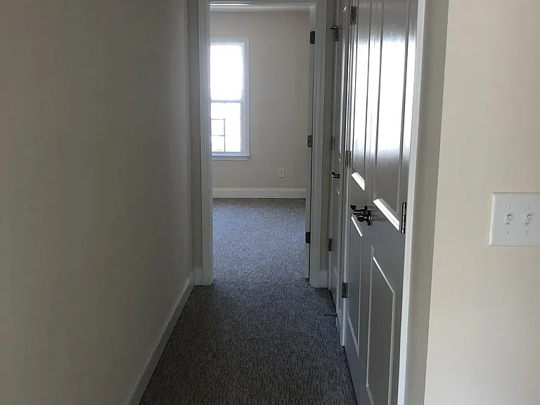 2148 Eagle Creek Ln — Photo 2