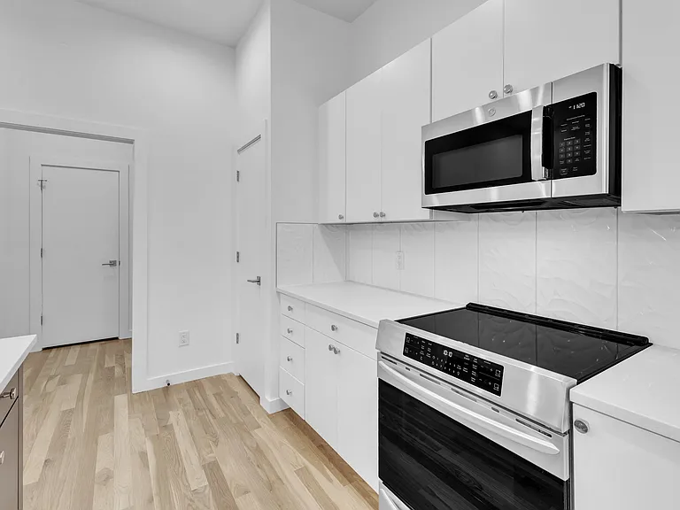 304 S Tarboro St — Photo 14