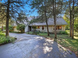 35048 Wayfare Trl, Oconomowoc, WI 53066