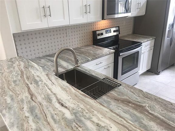 3rd image of 6752 Green Island Circle