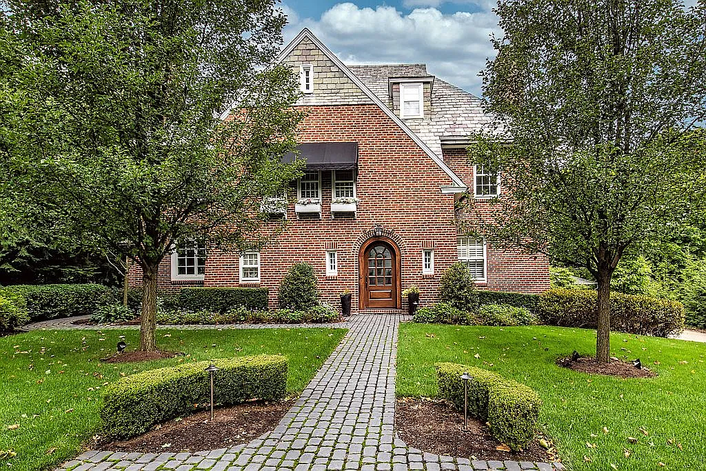 906 W Arlington Rd photo 1