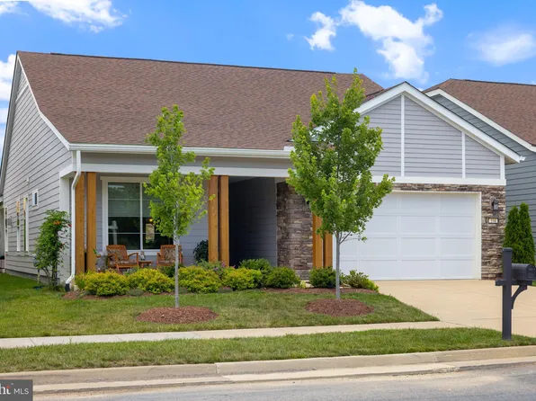 104 Foam Flower Dr, Lake Frederick, VA 22630