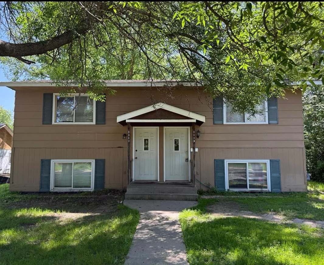 2 bed, 800 sqft, $1,500 — Photo 1