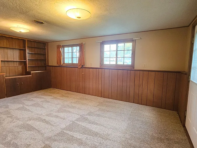 214 SW Arlan Dr — Photo 13