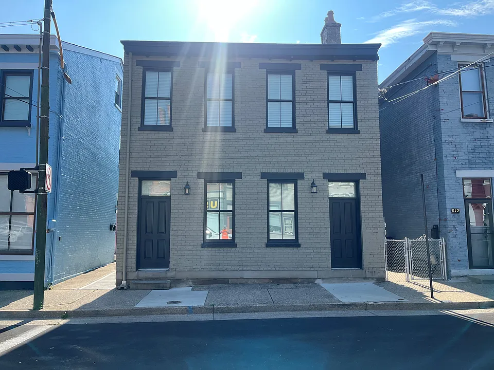 808 Main St #2